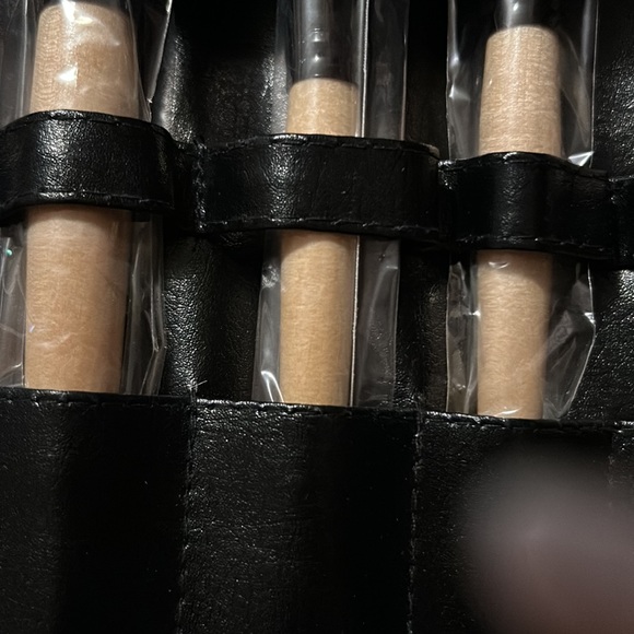 🛁Brand New Crown 10-Piece Pro Basics Brush Set plus fold up case M77 - Picture 9 of 9